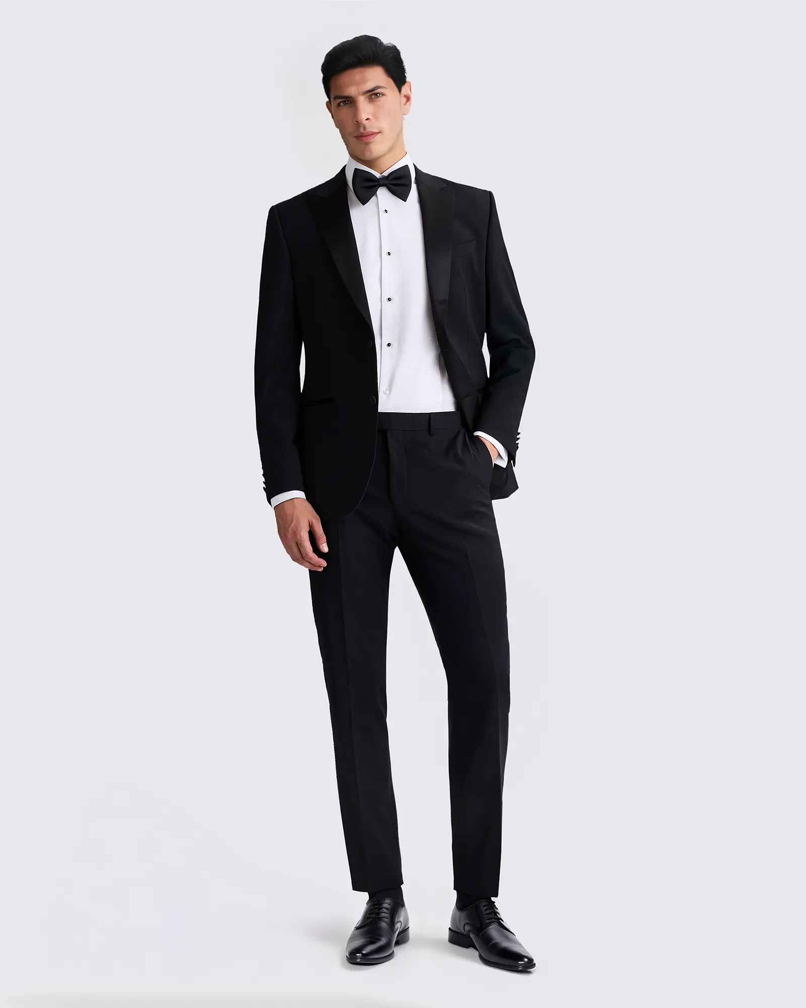 Rembrandt_BN9699_Black_Trace_Peak_Tuxedo_model.webp
