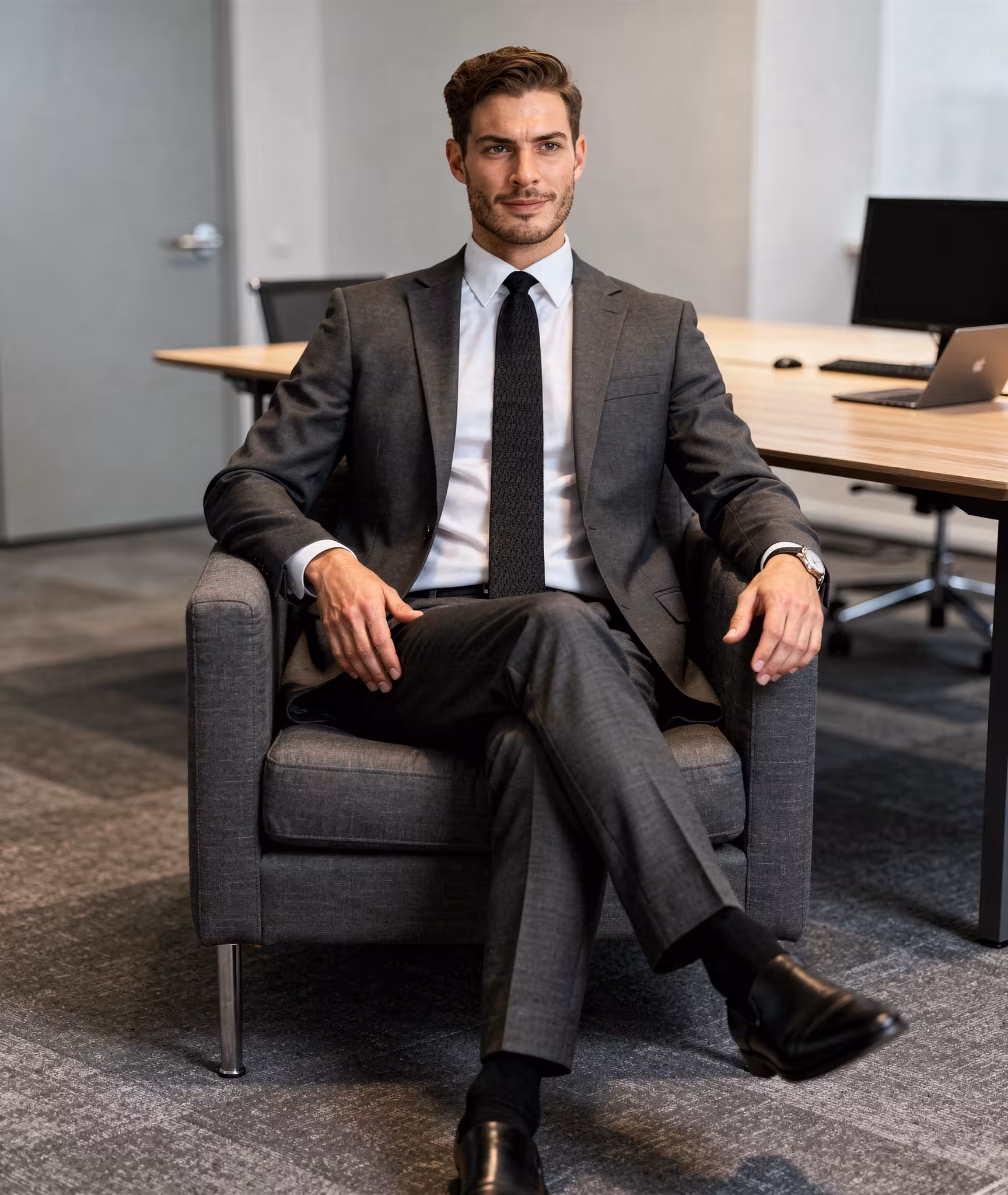 SR C1 Charcoal Lounge Suit_Office_04