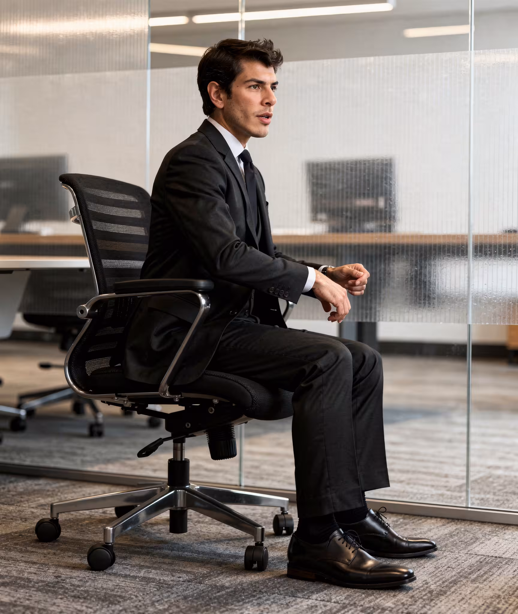 SR D9 Black Lounge Suit_SidePose_01